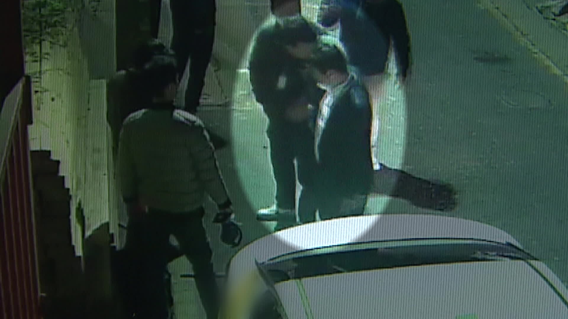 2020년 4월 23일, 서울 성북구의 한 골목에서 경찰에 붙잡힌 김봉현 전 스타모빌리티 회장 (CCTV화면 캡쳐)