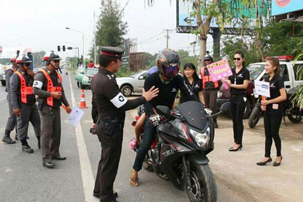 송끄란 교통사고의 80%가 오토바이 관련 사고.출처 태국 방콕포스트