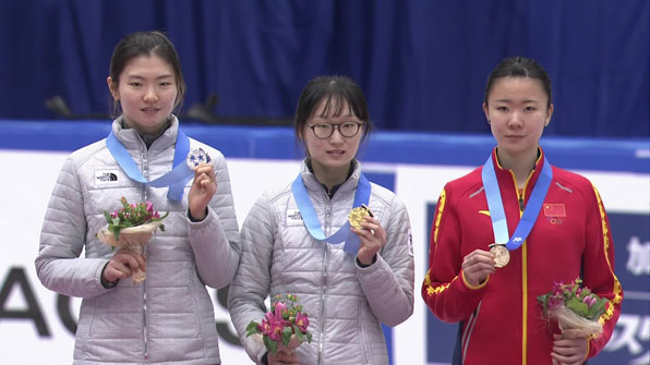 한국 쇼트트랙은 삿포로 동계아시안게임 경기 첫날부터 1,500m에서 남녀 동반 우승을 차지했다.