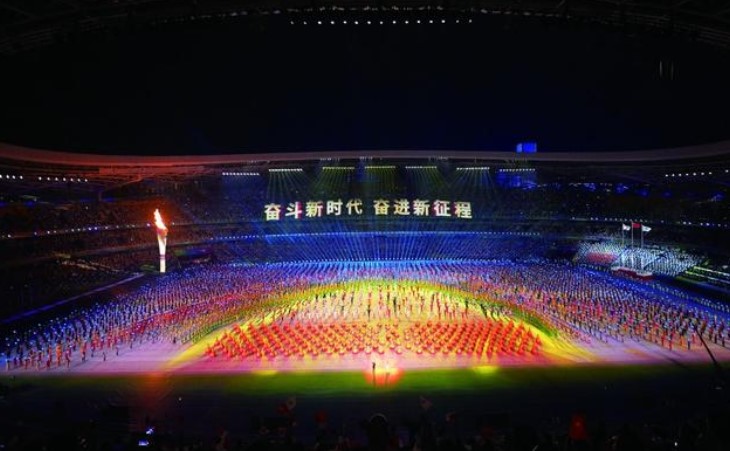 중국 전국체전 개막식에 4만 6천여 명이 모였다. (출처: 중국CCTV)