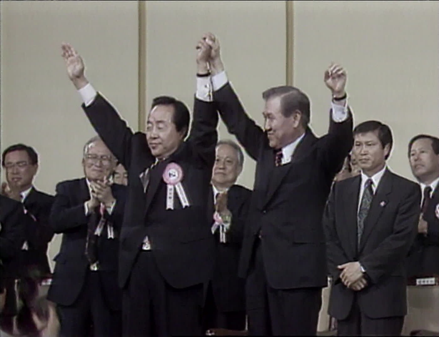 1992년 5월 19일 민자당 14대 대선 후보 선출일. 김영삼 후보와 노태우 당시 대통령. (출처 : KBS 아카이브)