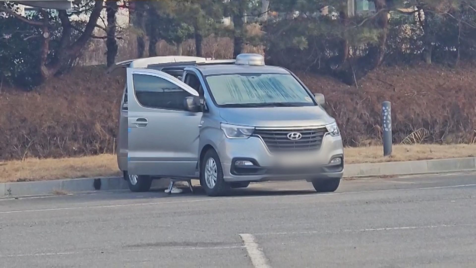 지난 11일, 전남 보성에서 캠핑하던 부부가 의식을 잃은 채 발견된 승합차 (시청자 송영훈)