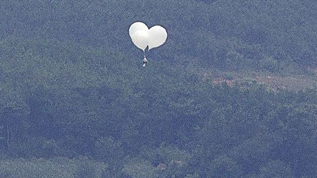 [속보] 합참 “북한, 쓰레기 풍선 또 부양…<br>낙하 주의”