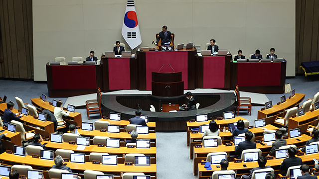 [속보] 국회, 오후 5시 ‘김여사 특검법’ 이후 ‘윤 대통령 탄핵안’ 표결