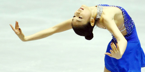 피겨요정 김연아가 5일 일본 도쿄 요요기 제1체육관에서 열린 '2009 ISU 그랑프리 파이널' 프리스케이팅 경기에서 환상적인 매혹연기를 펼치고 있다.
