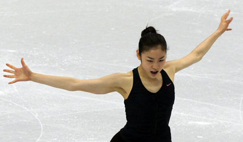 피겨 김연아가 밴쿠버에서 둘째 날 연습을 시작했다. 22일 오전(한국시간) 2010 밴쿠버 동계올림픽에 참가하는 김연아가 퍼시픽 콜리시움 경기장에서 연습을 하고 있다.