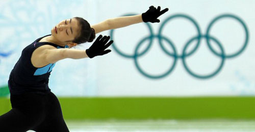 밴쿠버 동계올림픽 쇼트프로그램에서 1위를 차지한 김연아가 프리스케이팅 경기를 하루 앞둔 25일 오전 (한국시간) 퍼시픽 콜리시움에서 연습을 하고 있다.