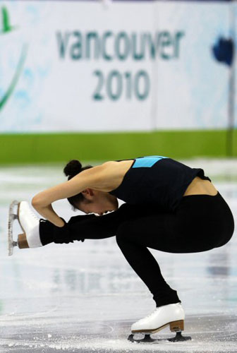 밴쿠버 동계올림픽 쇼트프로그램에서 1위를 차지한 김연아가 프리스케이팅 경기를 하루 앞둔 25일 오전 (한국시간) 퍼시픽 콜리시움에서 연습을 하고 있다.