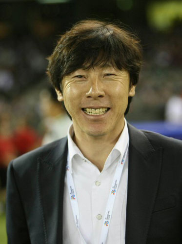 일 호주 멜버른의 이티하드 스타디움에서 열린 멜버른 빅토리FC와 AFC 챔피언스리그 E조 조별리그(32강) 2차전에서 성남 일화가 승리를 거두자 신태용 감독이 환하게 웃고 있다.