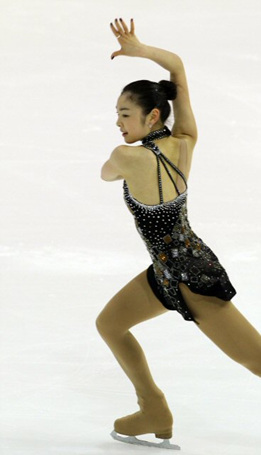 세계 피겨스케이팅 선수권대회 2연패에 도전하는 '피겨 퀸' 김연아가 26일 오후 이탈리아 토리노 타졸리 빙상장에서 열린 드레스 리허설에서 멋진 연기를 하고 있다.