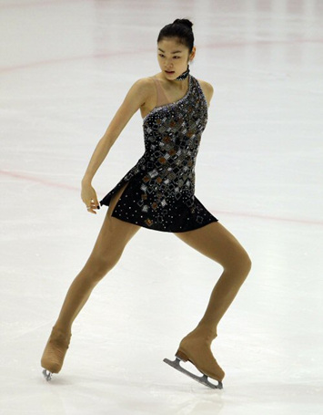 세계 피겨스케이팅 선수권대회 2연패에 도전하는 '피겨 퀸' 김연아가 26일 오후 이탈리아 토리노 타졸리 빙상장에서 열린 드레스 리허설에서 멋진 연기를 하고 있다.