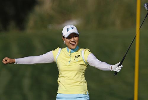 28일(현지시간) 미국 캘리포니아주 칼스배드의 라코스타 골프장에서 열린 미국여자프로골프(LPGA) 투어 KIA클래식 최종 라운드, 서희경이 14번홀 버디를 성공시킨 후 기뻐하고 있다.
