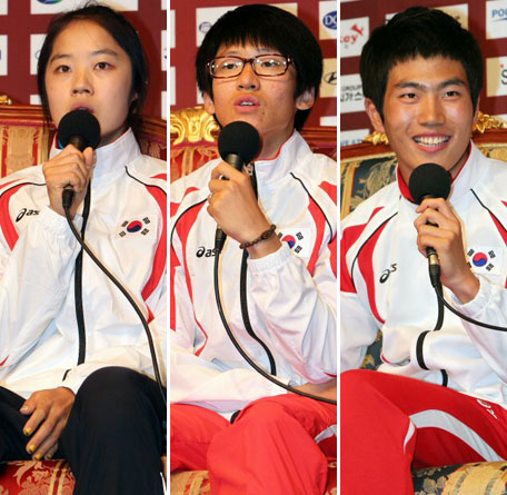 2010대구국제육상경기대회에 출전하는 임은지(부산 연제구청/왼쪽부터), 김국영(안양시청), 박봉고(구미시청)가 18일 오후 대구 수성구 만촌동 호텔인터불고에서 기자회견을 하고 있다. 대회는 19일 대구스타디움에서 열린다.