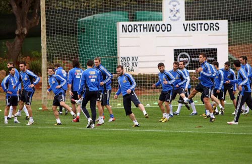 10일(한국시간) 남아프리카공화국(이하 남아공) 더반에서 그리스 축구 대표팀 선수들이 2010 남아공월드컵 본선 B조 첫 경기 대한민국전에 대비한 훈련을 하고 있다.