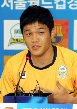 오는 8월4일 서울월드컵경기장에서 열리는 FC 바르셀로나 초청 K리그 올스타전 2010을 앞두고 27일 대한축구협회에서 올스타 골키퍼 정성룡이 기자들의 질문에 답하고 있다.