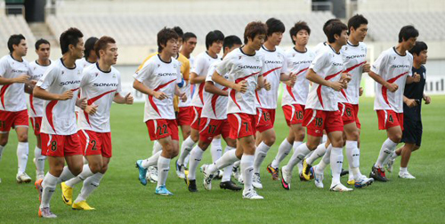 4일 오후 열리는 'FC바르셀로나 초청 K리그 올스타전'에 앞서 3일 오후 서울 상암동 월드컵경기장에서 열린 K리그 올스타 공개훈련에서 선수들이 달리기로 몸을 풀고 있다.