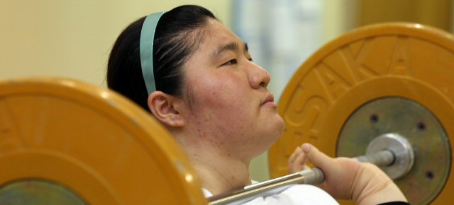 한국역도의 간판 장미란이 18일부터 터키 안탈리아에서 열리는 세계선수권대회로 출국하기에 앞서 15일 서울 노원구 공릉동 태릉선수촌에서 훈련하고 있다.