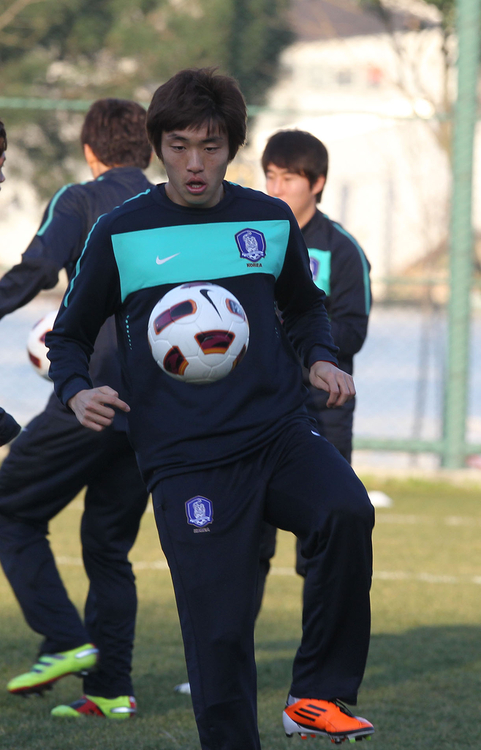 터키 국가대표팀과의 평가전을 앞두고 터키에 입성한 축구 국가대표팀 윤석영이 7일 새벽(한국시간) 터키 이스탄불  벨레디예시 경기장에서 훈련하고 있다.