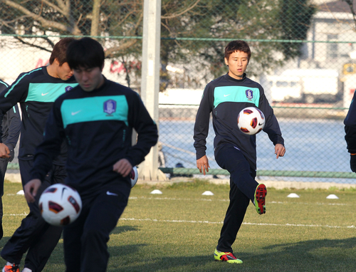 축구 국가대표팀 구자철이 터키 국가대표팀과의 평가전을 앞두고 7일  터키 이스탄불  벨레디예시 경기장에서 첫 훈련을 펼치고 있다.