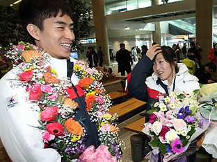 동계AG 귀국길 ‘작별과 재회’ 교차