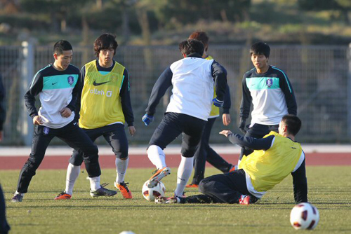 한국 축구 국가대표팀 주장이 된 박주영이 터키 국가대표팀과의 평가전을 앞두고 8일 새벽(한국시간) 터키 이스탄불 아타튀르크 올림픽 스타디움에서 훈련을 하고 있다.