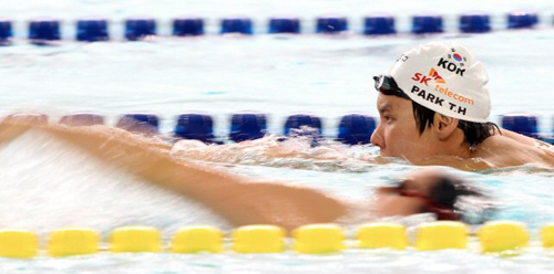 '한국 수영의 대들보' 박태환(22·단국대)이 2011 국제수영연맹(FINA) 세계수영선수권대회가 열리는 중국 상하이에서 막판 컨디션 조절에 들어갔다. 박태환이 21일 상하이 위안선 스포츠센터 수영장에서 훈련을 하고있다.