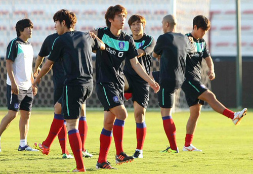 2014 브라질 월드컵 최종예선 진출의 교두보가 될 중동 2연전에 나선 축구대표팀이 10일 오후(현지시간) UAE 두바이의 라시드 축구장에서 최종 훈련을 하고 있다.