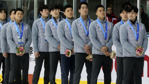 男아이스하키, 中에 10-0 대승…은메달로 역대 최고 성적