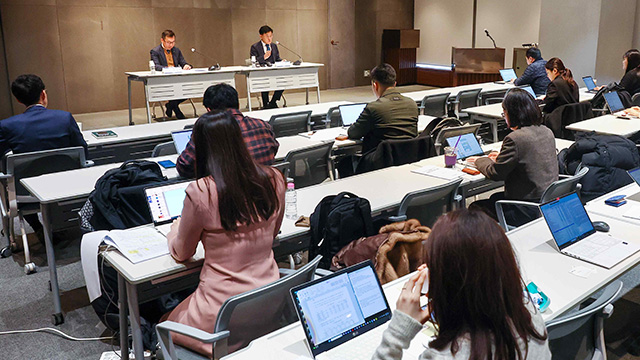 무역협회 “반도체·IT 수요 회복하며 무역수지 개선될 것”