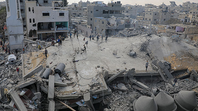 ‘라파 지상전 예고’ 이스라엘, 라파 공습해 도심 모스크 파괴