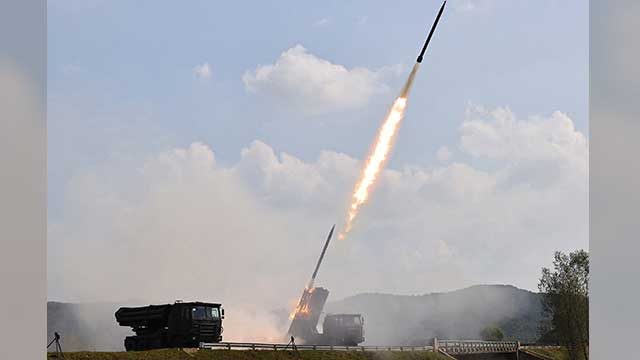 북, 240mm 방사포 추가 시험사격…“최대 사거리 정확성 재확인”