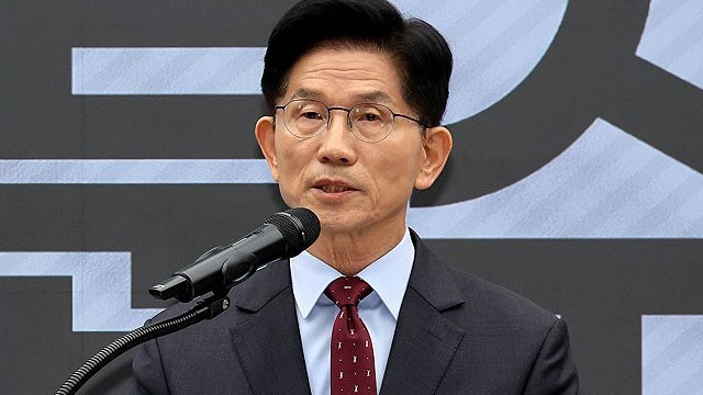 [속보] 김문수 “‘임기 단축’ 4년 중임 개헌해야…<br>개헌협약 제안”
