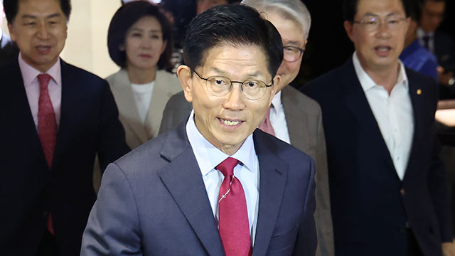 김문수, 조찬기도회 참석…국민의힘 “사회 화합·통합에 공감”