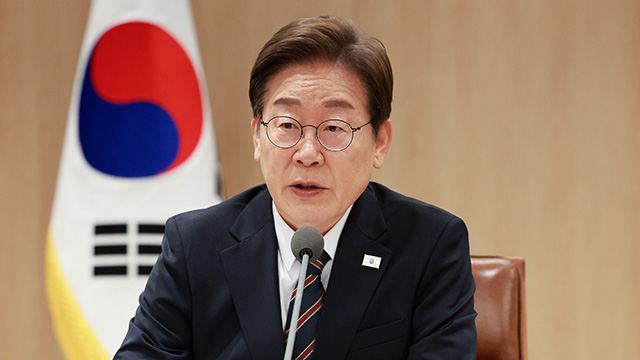 대통령실 “국정지지율, 민주주의 회복 기대감 반영…겸허히 받아들여”
