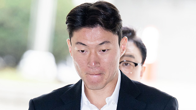 ‘불법 촬영’ 황의조 2심 첫 재판…피해자측 “국가대표 선발 희망에 벙쪄”