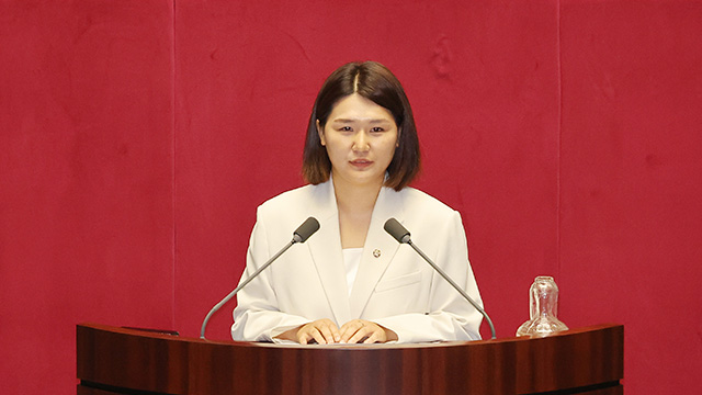 ‘비례승계’ 진보당 손솔, 선서 직후 “이준석 징계해달라”
