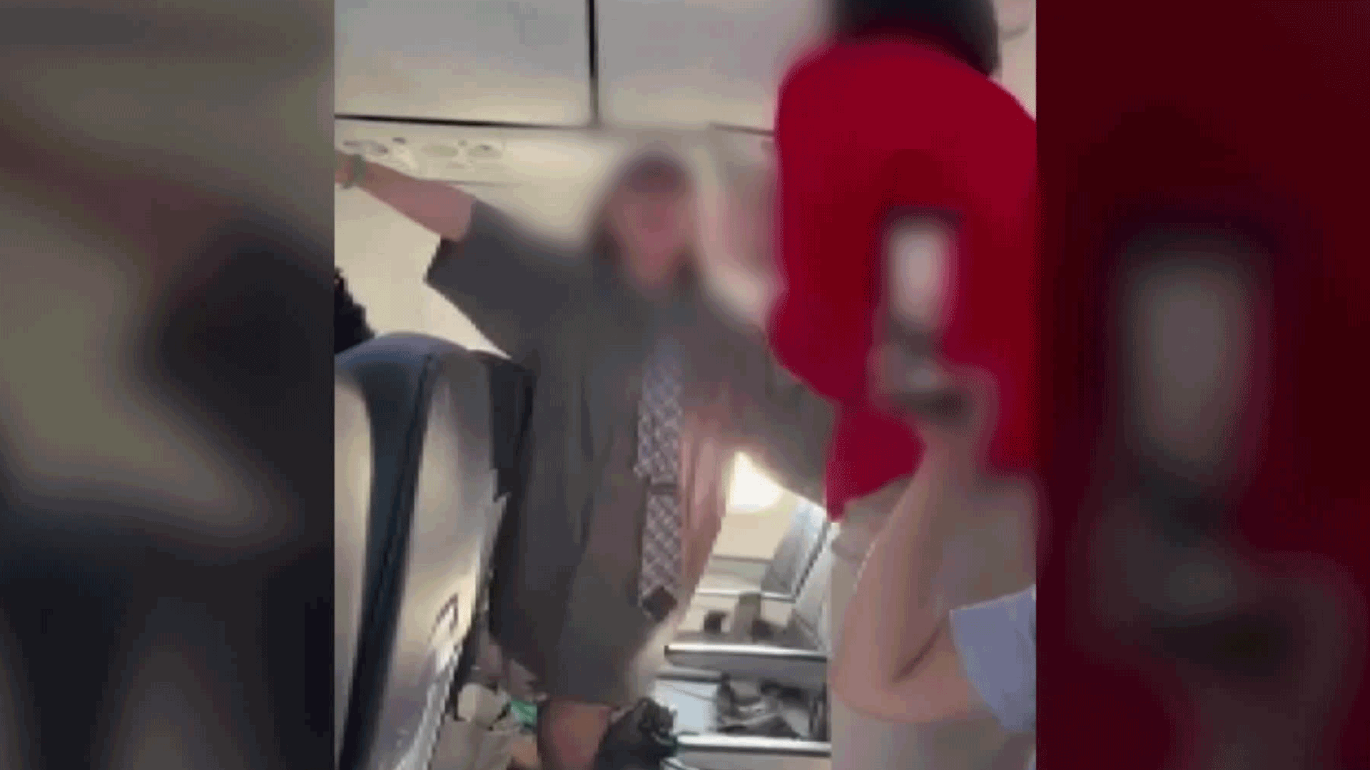 ‘기내 난동 여성’ 승객들이 막았다…항공사 대응 논란