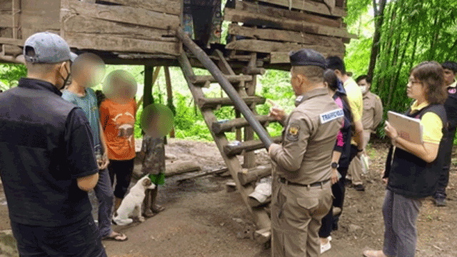 가족 방치로 개와 자란 8살 태국 소년…“말 못하고 짖기만”