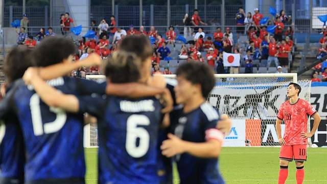 한국축구, 사상 첫 한일전 3연패…안방서 동아시안컵 내줘
