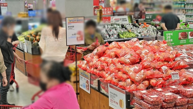 폭염·폭우 반복…추석 사과·겨울 딸기 수급 차질 우려