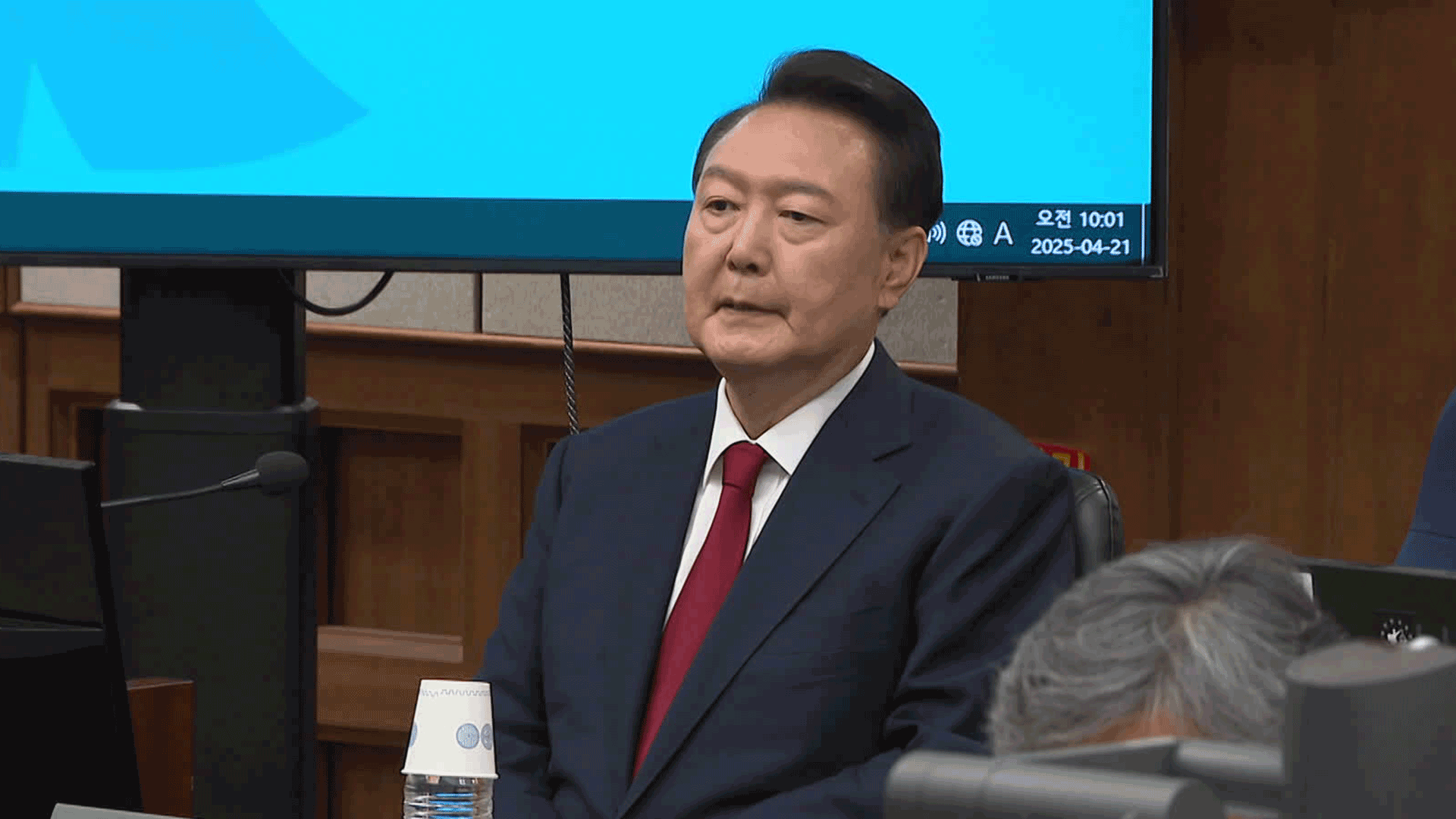 구치소서 ‘버티기 전략’…윤 전 대통령 ‘사면’ 노리나?