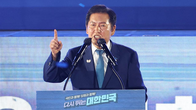 정청래 “윤석열 전 대통령, 담요로 말아 나오면 돼…법대로 집행해야”