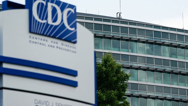 코로나 백신 음모론 빠진 30대, 미국 CDC 본부에 총격…경찰관 1명 사망