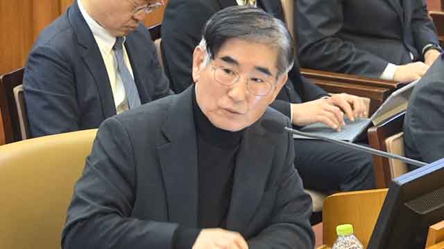 ‘내란특검 추가기소’ 김용현 측 관할 이전 신청…재판 정지
