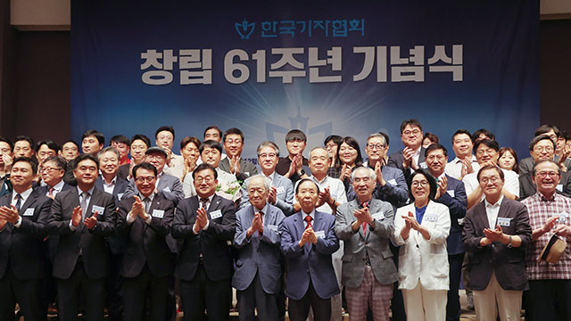 이 대통령 “국민주권정부, 언론이 전하는 진실의 목소리 경청할 것”