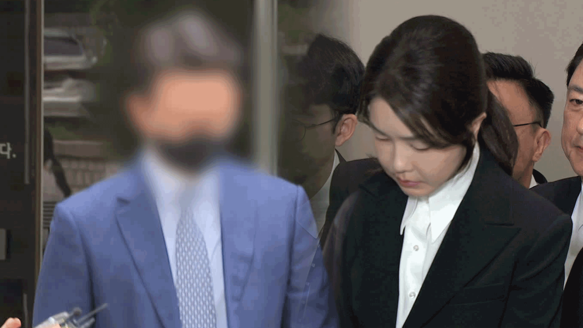 ‘통일교 청탁’ 키맨 건진법사 소환…‘사라진 가방’ 어디에?