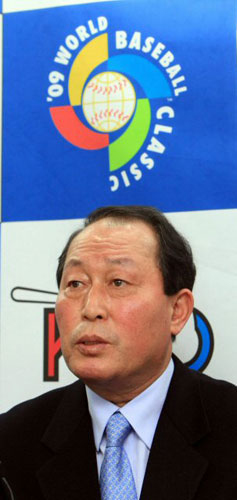 26일 서울 강남구 도곡동 야구회관에서 김인식 감독이 WBC대표팀 명단을 발표하고 기자회견을 하고 있다. 