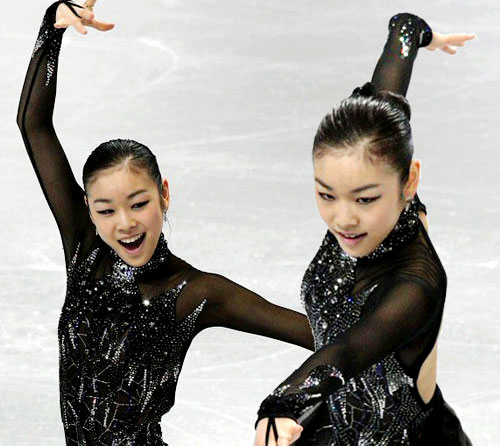 '피겨 퀸' 김연아가 5일 오후 밴쿠버 퍼시픽 콜리시움에서 열린 2009 국제빙상경기연맹(ISU) 4대륙 피겨선수권대회 여자 싱글 쇼트프로그램에서 멋진 연기를 선보이고 있다. 
