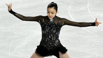 '피겨 퀸' 김연아가 5일 오후 밴쿠버 퍼시픽 콜리시움에서 열린 2009 국제빙상경기연맹(ISU) 4대륙 피겨선수권대회 여자 싱글 쇼트프로그램에서 멋진 연기를 선보이고 있다. 