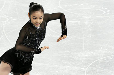 '피겨 퀸' 김연아가 5일 오후 밴쿠버 퍼시픽 콜리시움에서 열린 2009 국제빙상경기연맹(ISU) 4대륙 피겨선수권대회 여자 싱글 쇼트프로그램에서 멋진 연기를 선보이고 있다. 